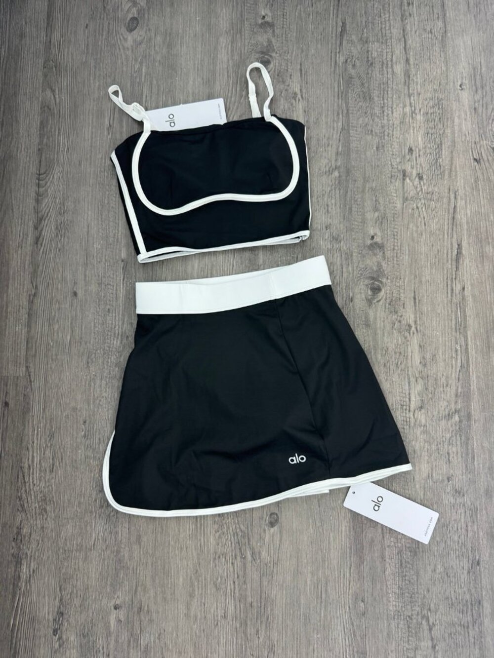 alo Black and White Tennis Set